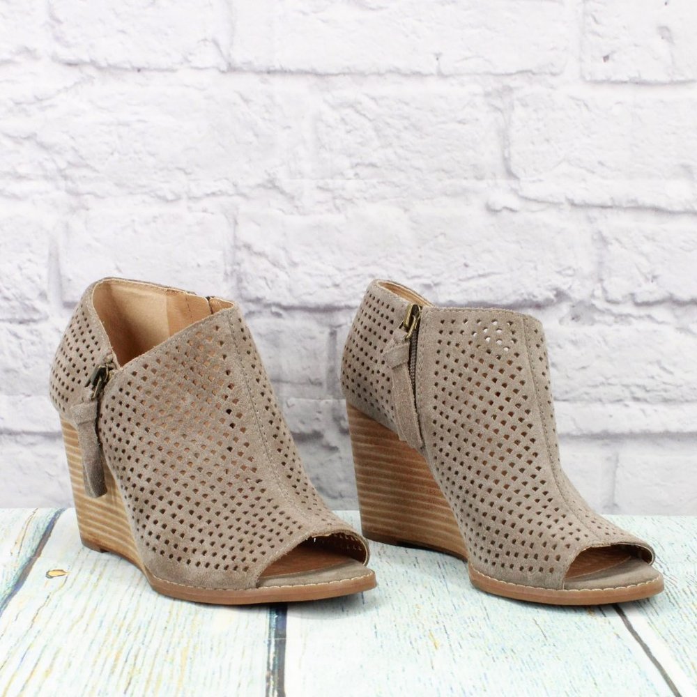 *Lucky Brand Brown Suede Side Zipper Perforated Wedge Heel Sandals Size 8 Inches - Picture 3 of 10